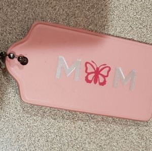 "MOM" keychain